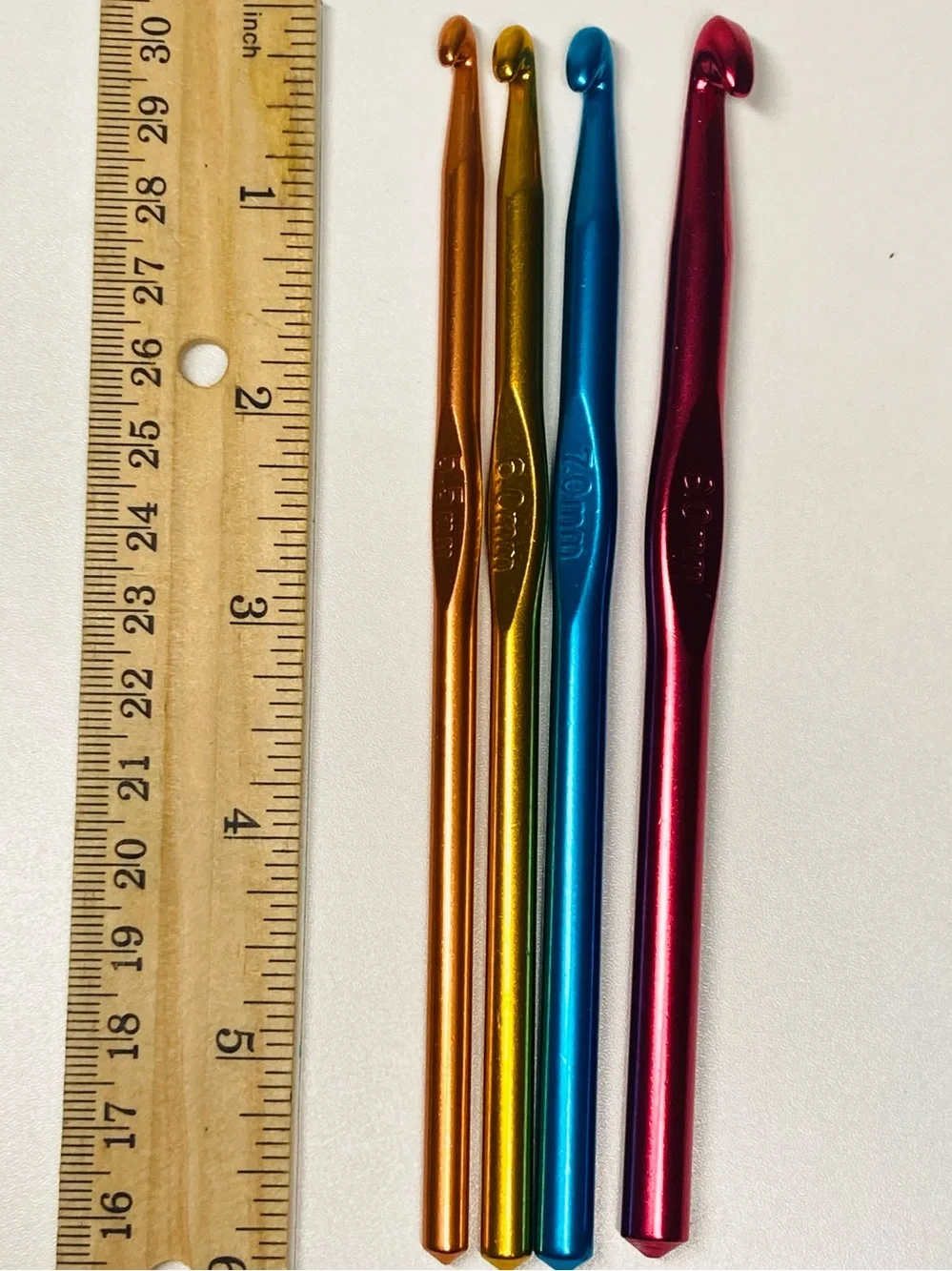 Set of 4‎ Metal Crochet Hooks - Orange 5.5mm, Gold 6.0mm, Blue 7.0mm, Pink 8.0mm